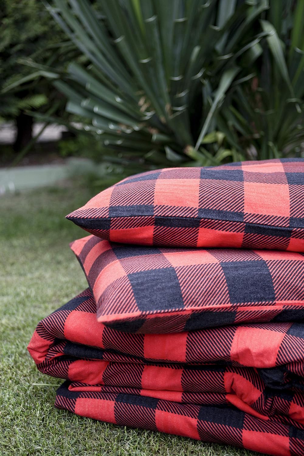 Friends at Home 180 Gram Cotton Heavyweight Flannel Duvet Cover Sets (Red, Black, Plaid, Queen)
